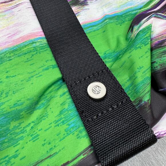 Lululemon NWT Multi-colored Summer Lovin' Tote - Picture 2 of 12